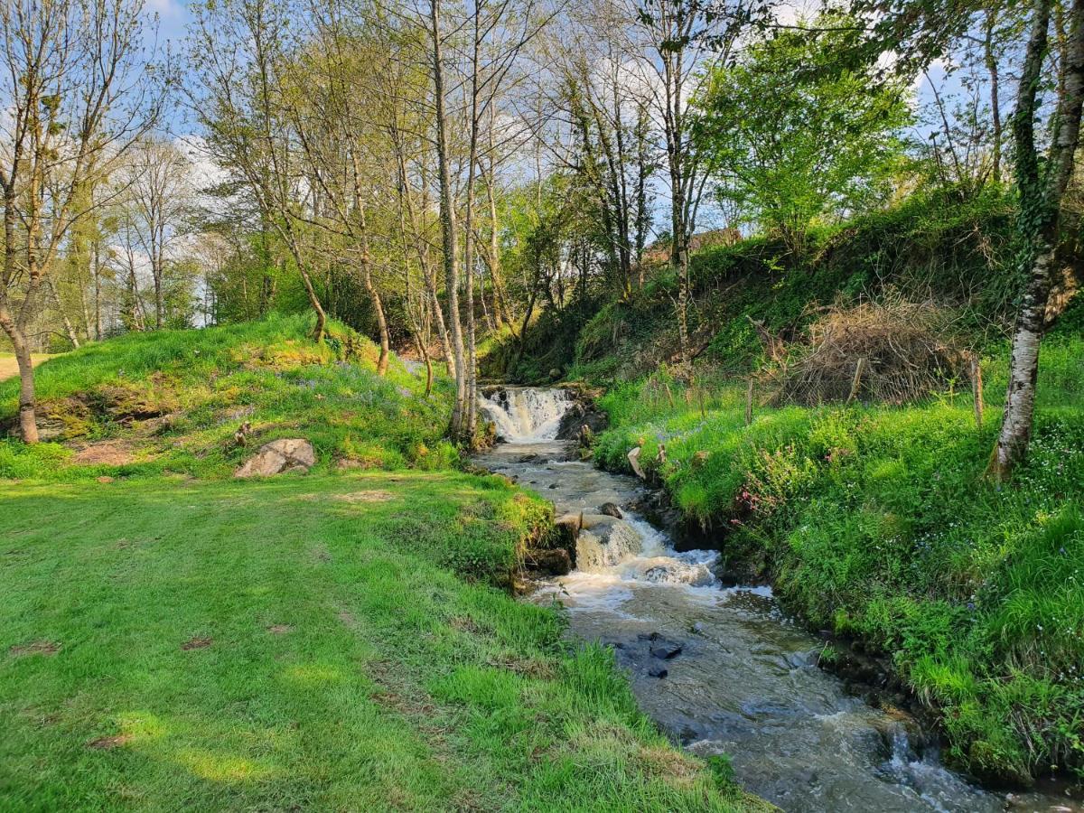 Moulin Du Pommier Glamping & Camping Saulgond エクステリア 写真