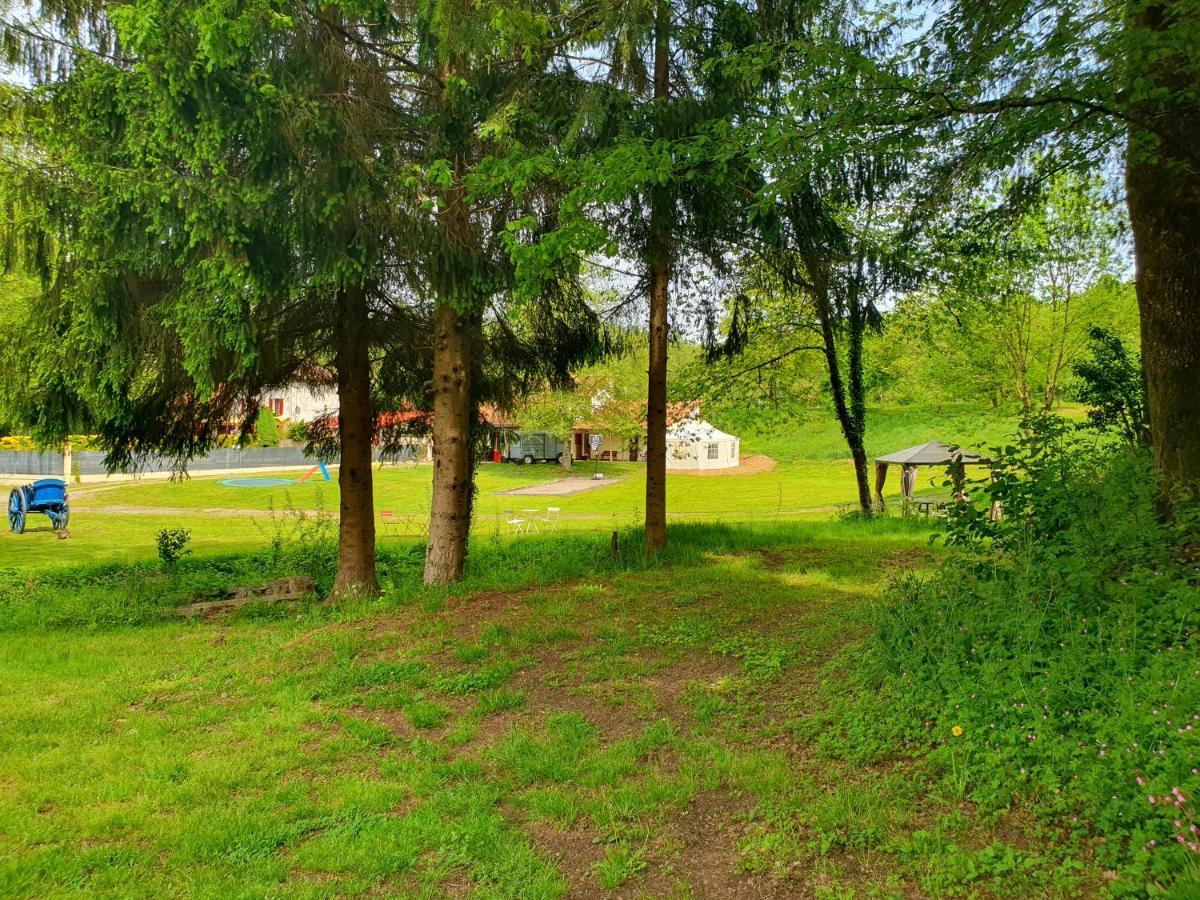 Moulin Du Pommier Glamping & Camping Saulgond エクステリア 写真